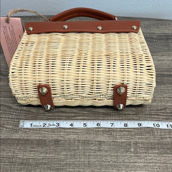 🔥LAST ONE🔥 E|N Expressions | Vegan Wicker Handbag w/Crossbody✨ - Picture 4 of 13